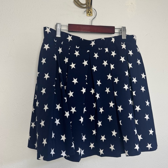 Her Universe Dresses & Skirts - Wonder Woman DC Comics‎ Pleated Circle Skirt